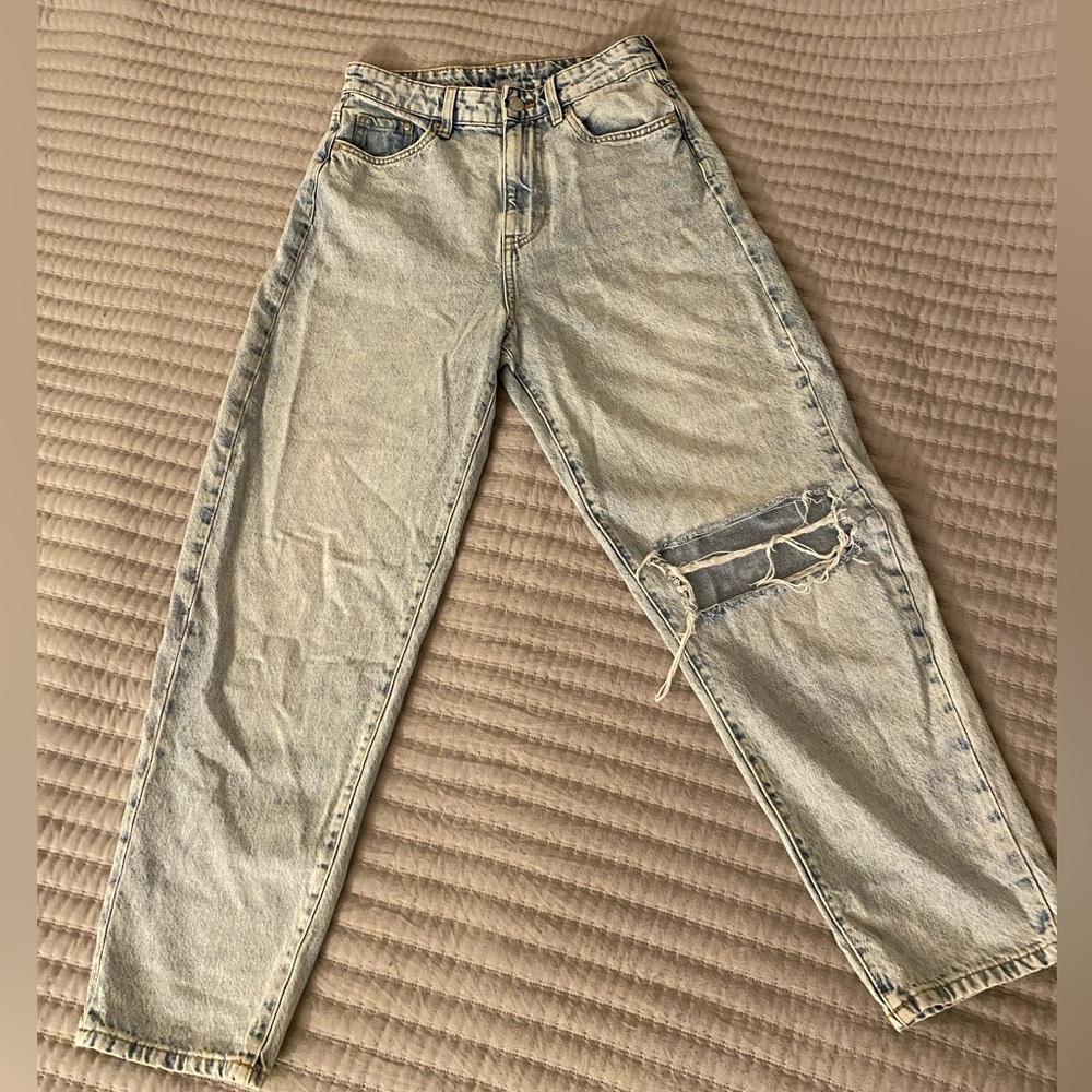 H&M High Waisted Loose Mom Jeans